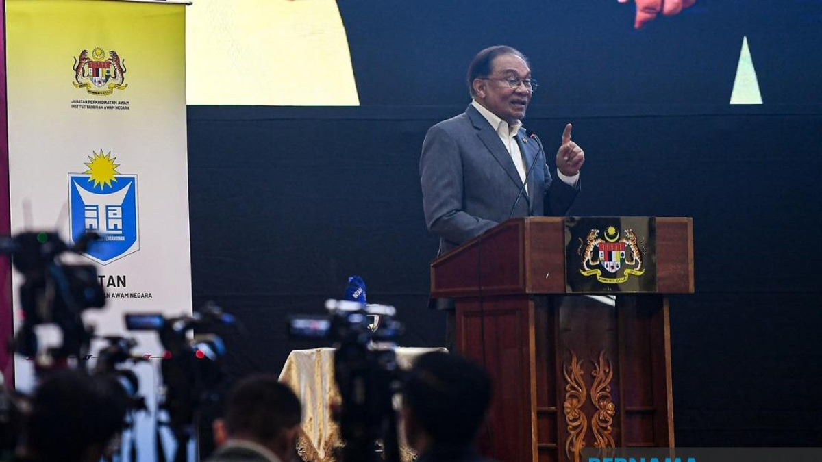 Break Free from Colonial Thinking, PM Anwar Tells Malaysians