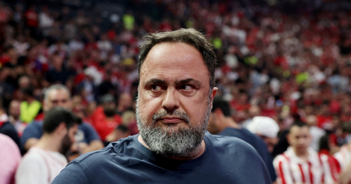 Nottingham Forest Owner Marinakis Takes Crystal Palace to Court Over Defamatory Fan Banner
