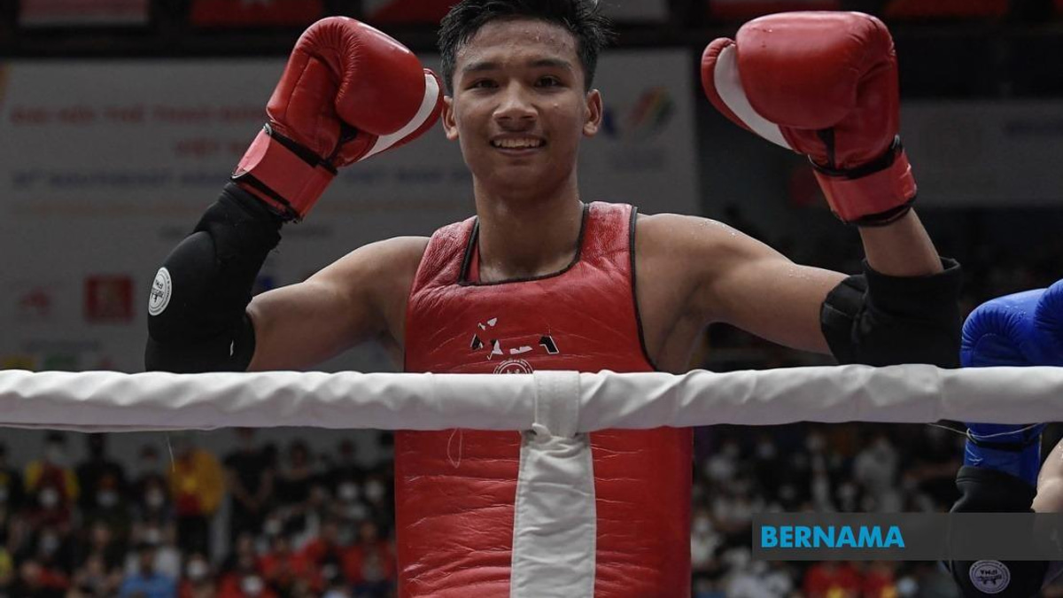 PM Anwar Rallies Nation Behind Muay Thai Champion's Historic World Title Pursuit