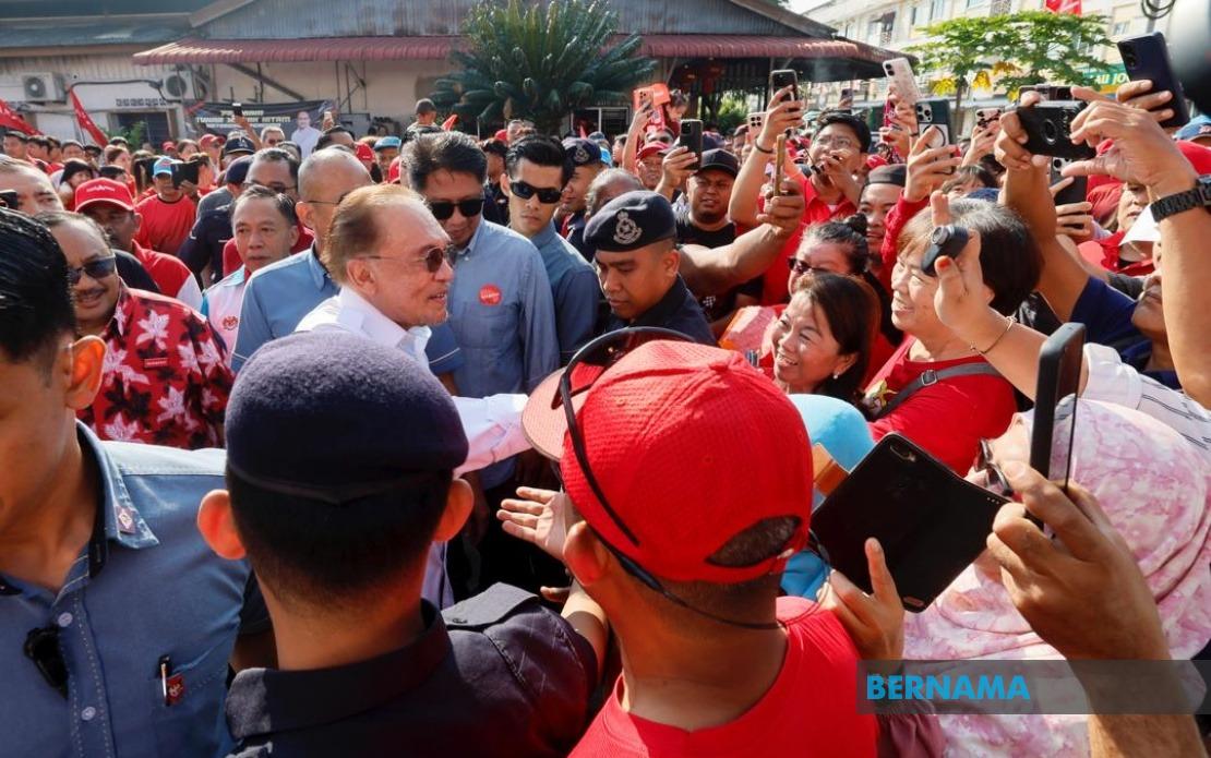 Anwar's Johor Campaign Visit Energises PH Ground Game in Final Week