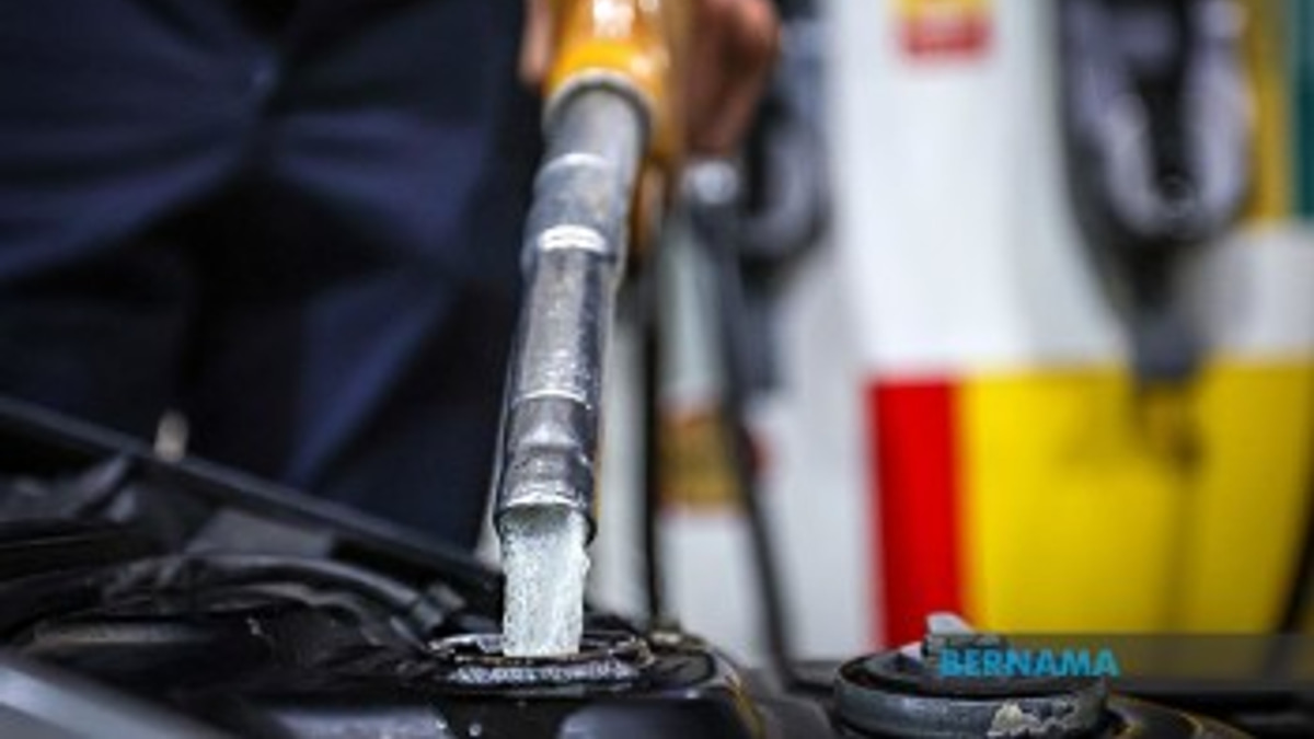 Malaysia's Fuel Subsidy Bill Could Hit RM3.5 Billion Monthly if Oil Stays Above US$90