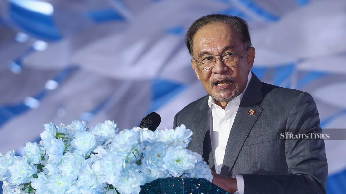 Anwar Vows to Expel Israeli Nationals Linked to Network School Community in Johor
