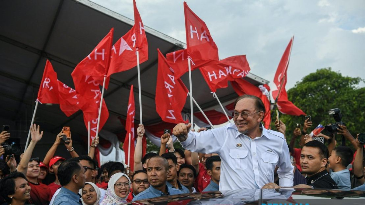 In Johor's Campaign Trail, Elderly Voters Still Crave the Personal Touch Despite Digital Dominance