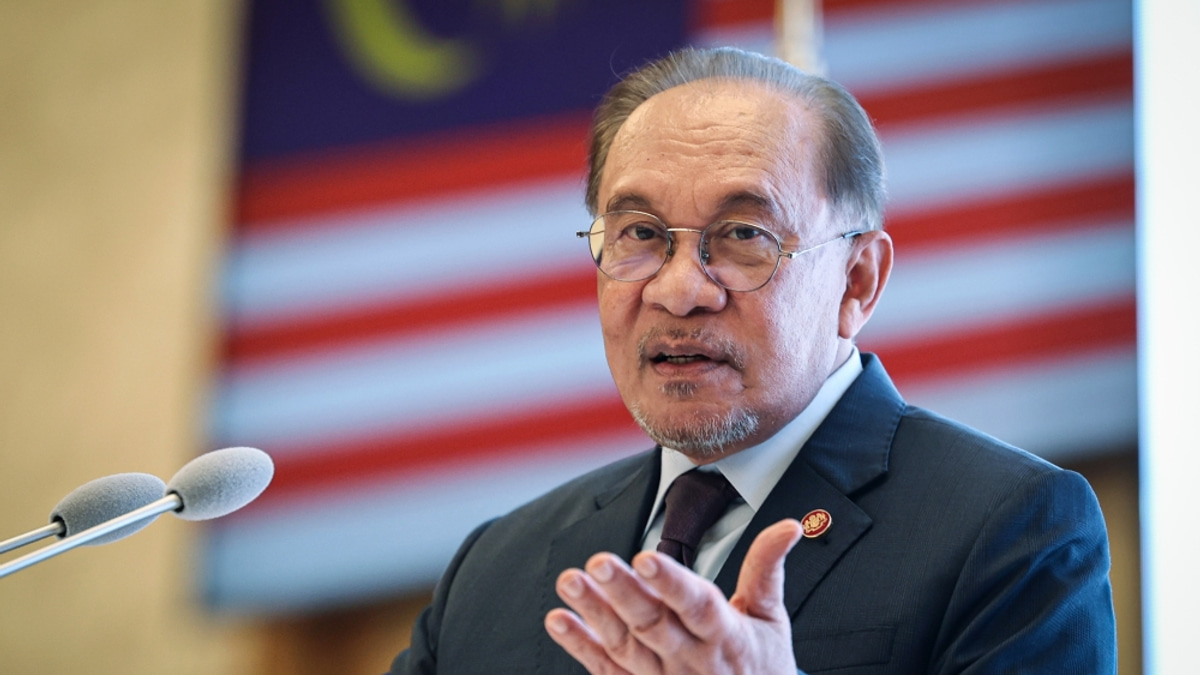 Anwar Expresses Gratitude for Support as Parliament Prepares to Hear Tabung Haji Findings