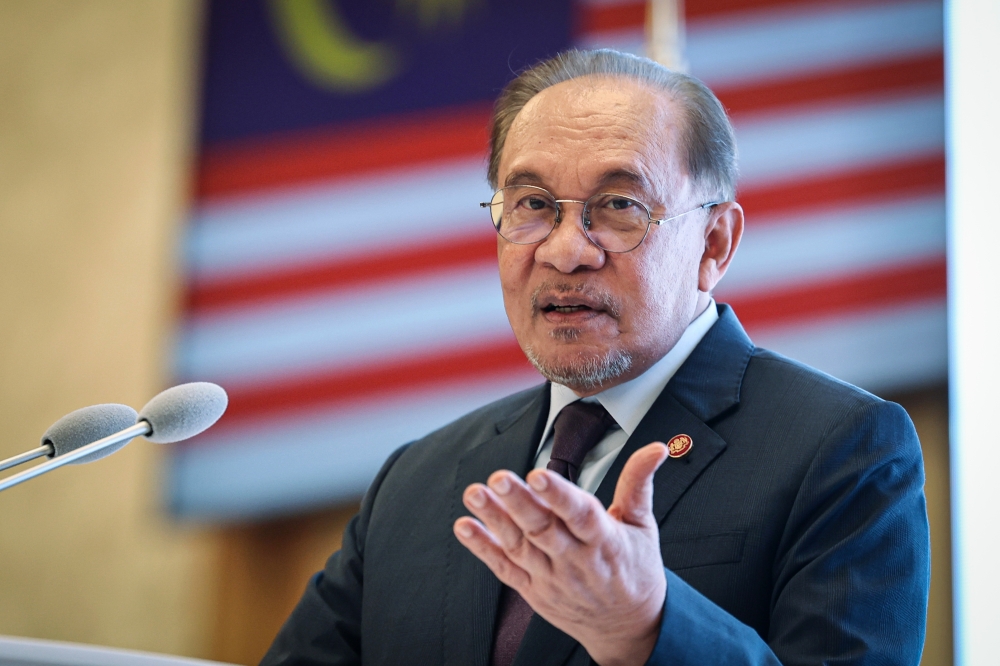 Anwar Expresses Gratitude for Support as Parliament Prepares to Hear Tabung Haji Findings