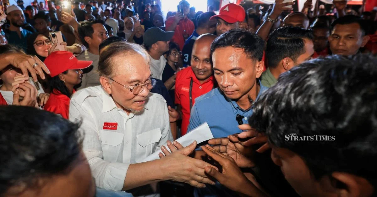 Anwar Dismisses Calls for Early Election, Affirms Unity Government's Mandate to Govern