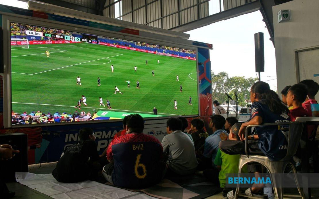 Free World Cup Broadcasts Ease Financial Burden on Malaysian Businesses and Families