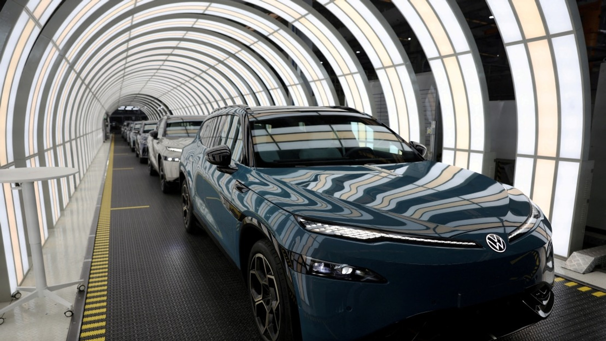 EU Tariffs Reshape Global EV Supply Chain, Pushing Western Makers Back to European Plants