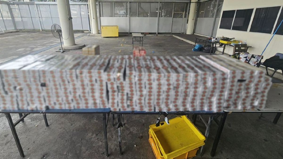 Malaysian driver arrested with 700+ cartons of duty-unpaid cigarettes at Singapore border