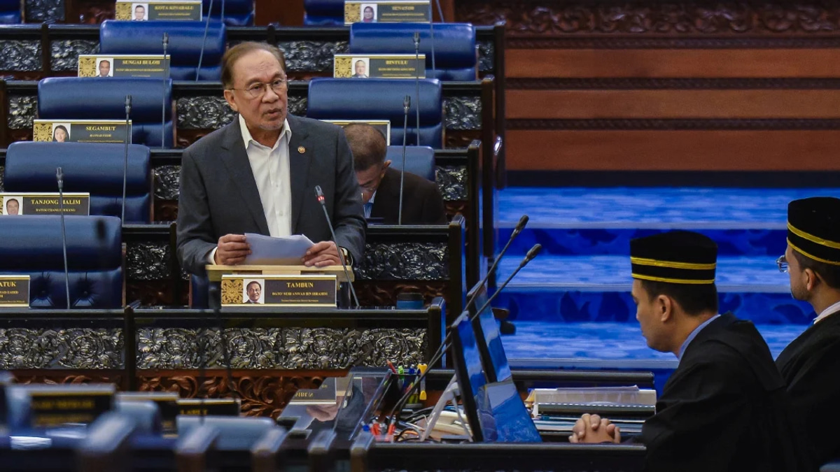 PM Anwar Denies Order to Axe Johor Felda Settlers' Day Event
