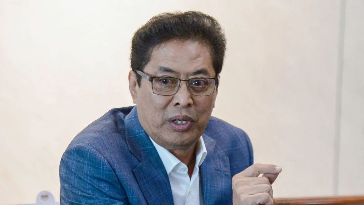 MPs Push for Transparent Probe into Former MACC Chief Azam Baki's Share Holdings