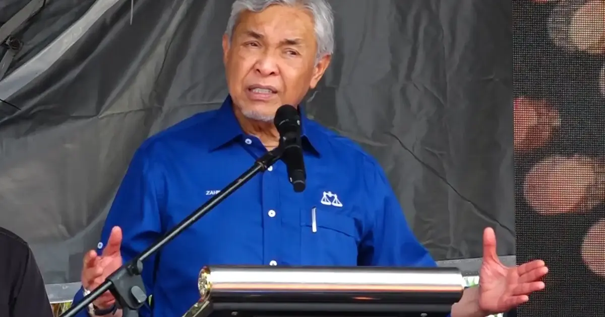 Zahid Dismisses Puad's Criticism as Umno Faces Johor Election Challenge