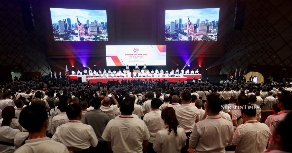 DAP Votes Overwhelmingly to Remain in Unity Government