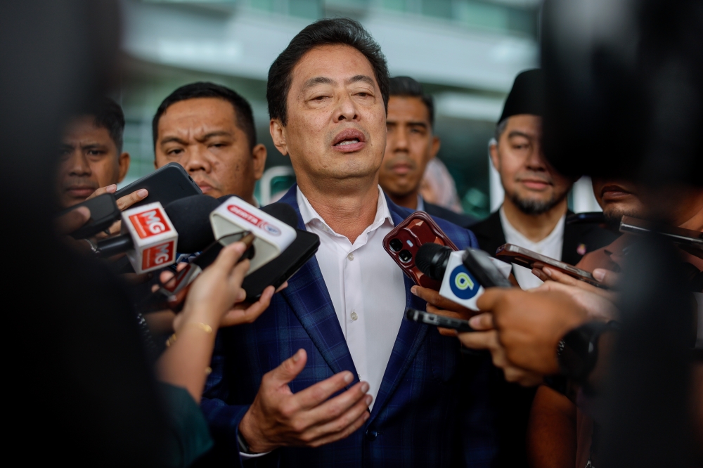 Azam Baki Denies Involvement in RM178 Million Contract Linked to Brother's Company