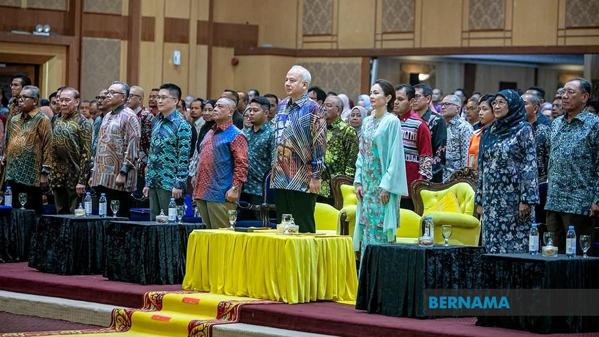 Sultan Nazrin Celebrates Perak's 2026 Merdeka Month with Record Student Participation