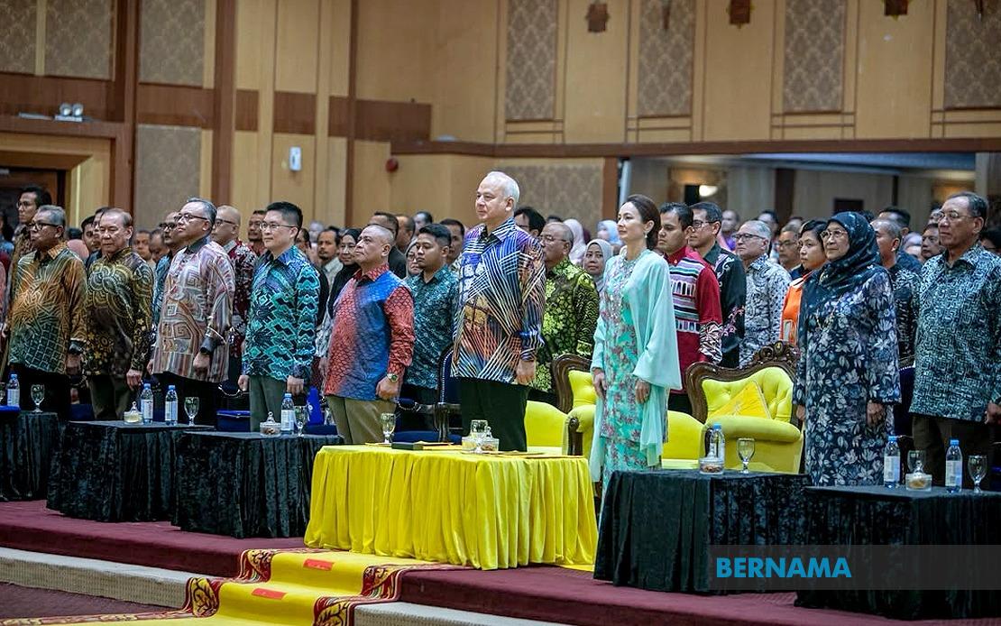 Sultan Nazrin Celebrates Perak's 2026 Merdeka Month with Record Student Participation