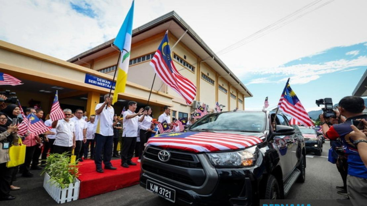 Chow Kon Yeow Urges Penangites to Embrace Unity and Patriotism During National Month