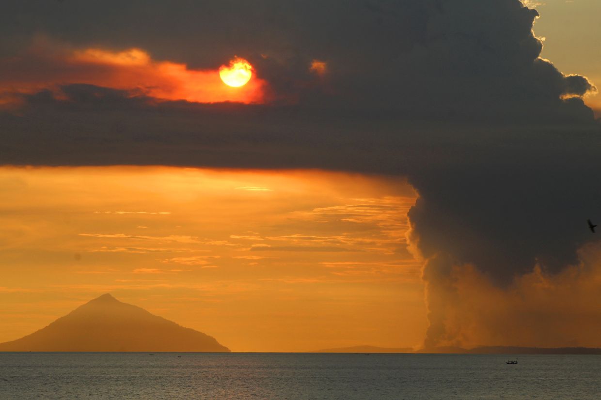 Indonesia's Mount Anak Krakatau Erupts as Volcanic Activity Intensifies