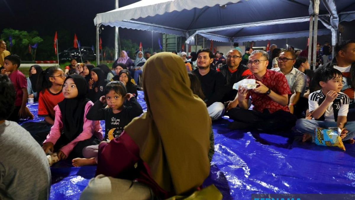 Wayang Pacak: How Malaysia's Mobile Cinema Bridges Government and Communities