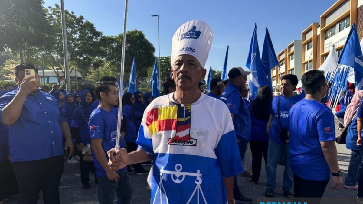 Johor Election: Selangor Retiree Spends Savings to Campaign for Onn Hafiz