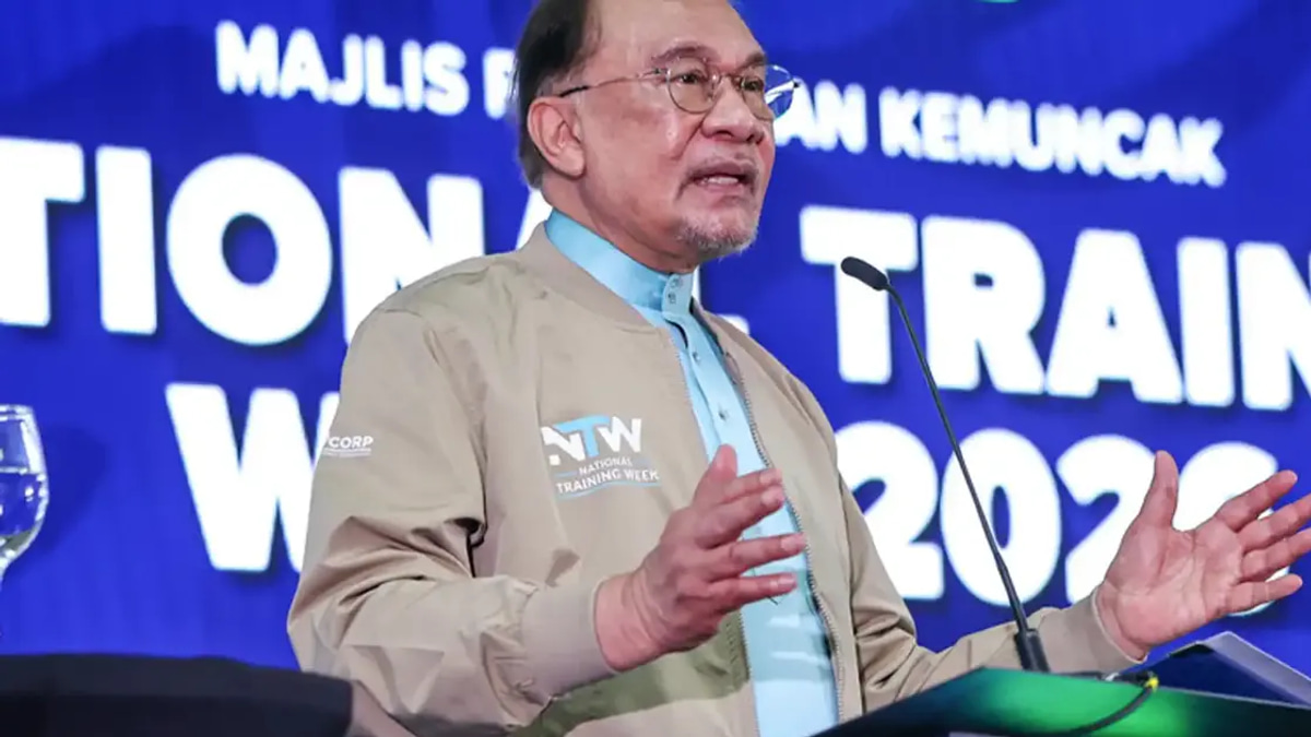 Anwar Defends Non-Malay Loyalty After Sanusi's Controversial Remarks