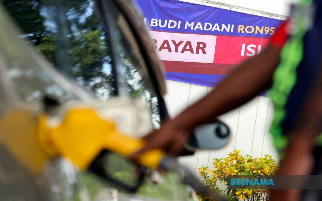 Malaysia to Sustain People's Aid Amid RM40 Billion Petroleum Subsidy Burden