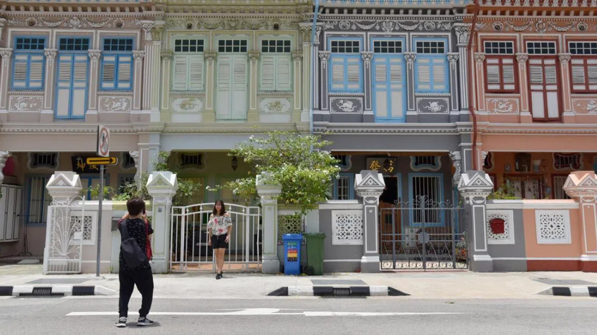 Singapore courts visitors with Grab ride discounts as tourism surge accelerates