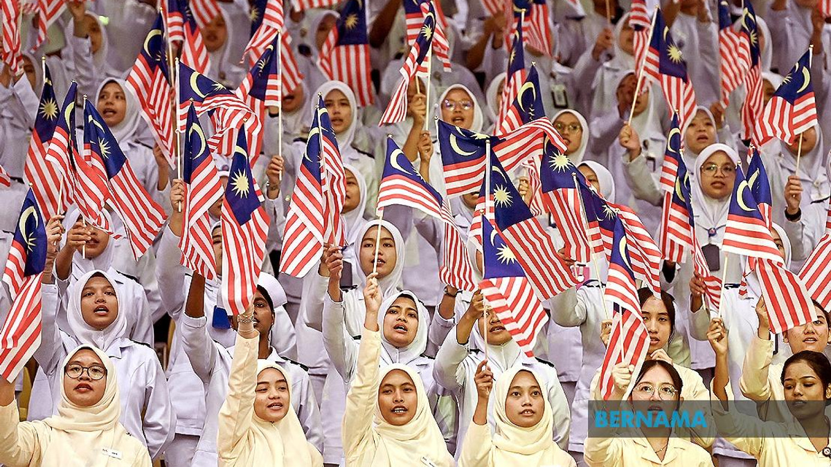 PM Anwar to launch 2026 National Month campaign in Ipoh, reviving flag-raising ceremony