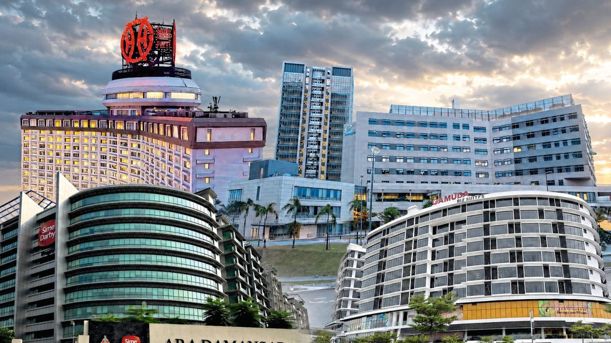 Malaysia's Corporate Retreat: Are Local Companies Losing Their Global Edge?