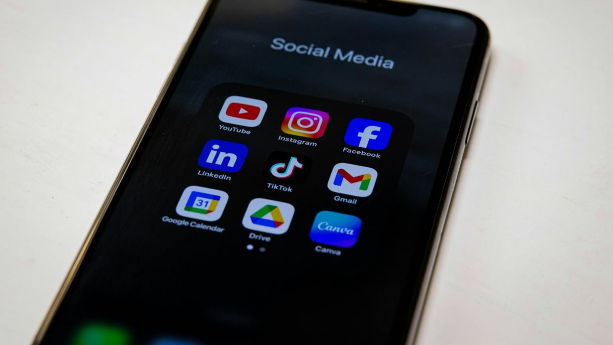 Meta faces landmark US trial over child addiction allegations in social media's 'big tobacco moment'