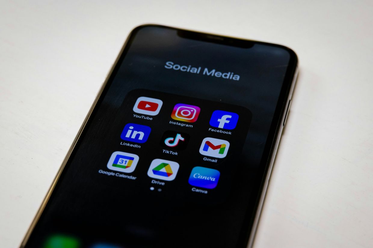 Meta faces landmark US trial over child addiction allegations in social media's 'big tobacco moment'