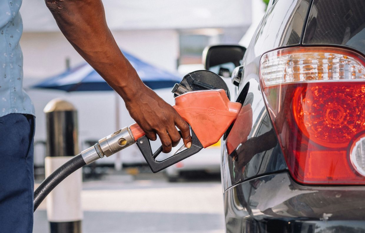 US fuel retailers face lawsuit over alleged AI price-fixing scheme