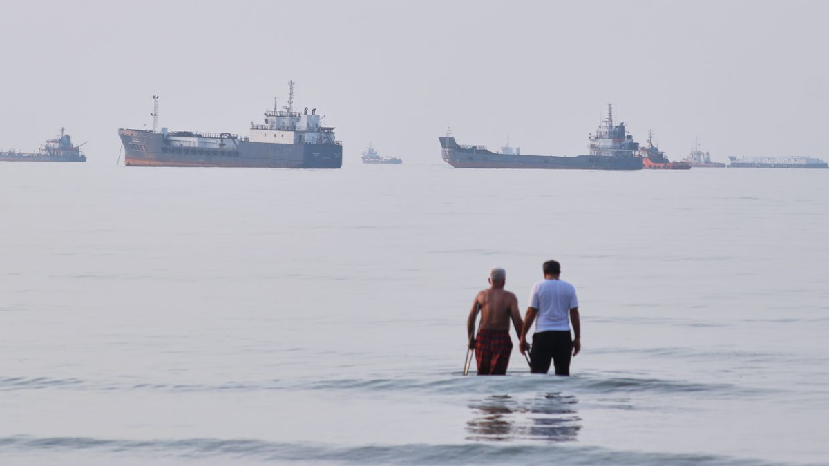Iran Rejects Trump's Dialogue Overture as Fresh Missile Threats Escalate Hormuz Crisis