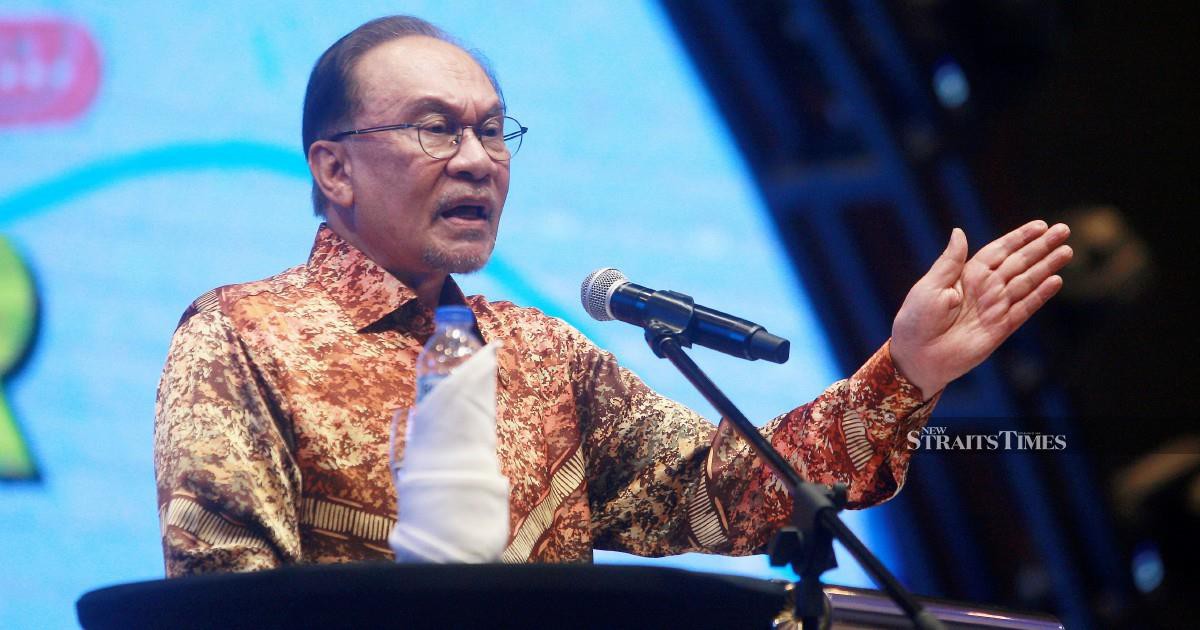 Anwar dismisses political revenge claims over Tabung Haji and Felda probes