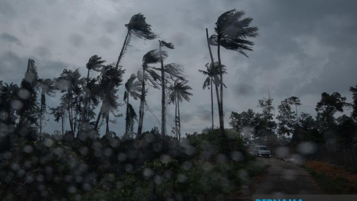 MetMalaysia Issues Severe Weather Alert for Multiple States Until Evening