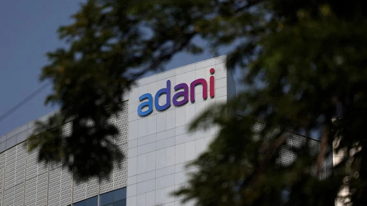 India's Customs Authority Escalates Battle With Adani Over Nicotine Pouches at Airports