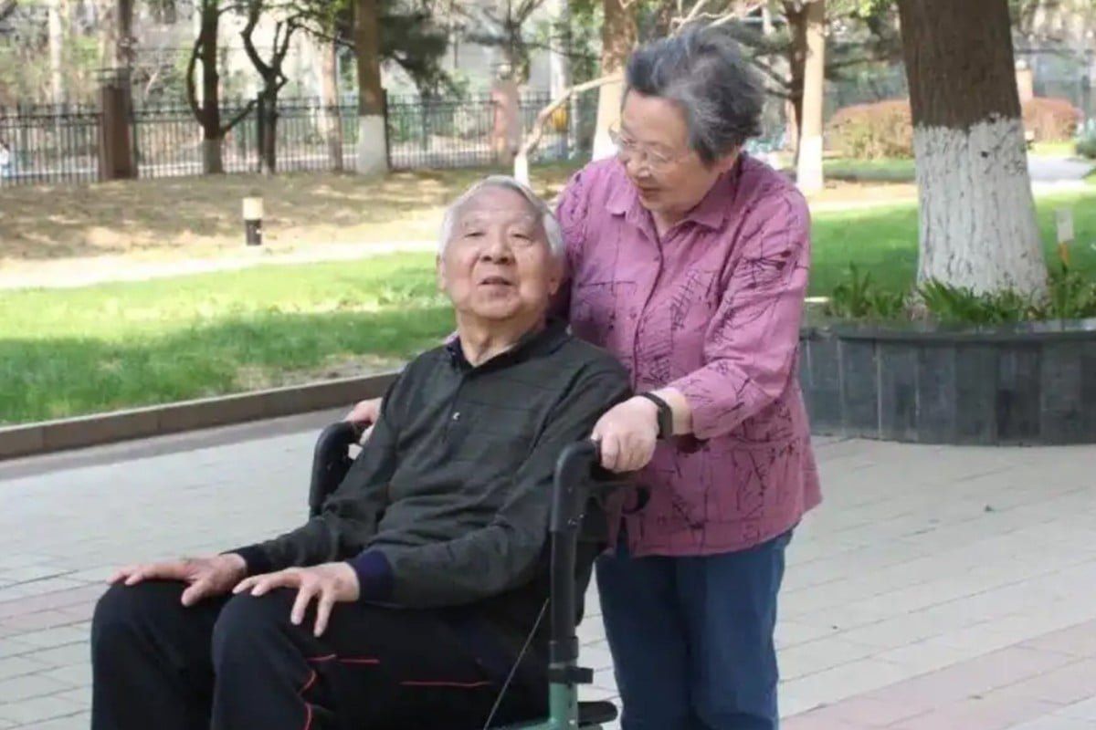 At 90, Beijing widow transforms Alzheimer's care into lesson in human dignity