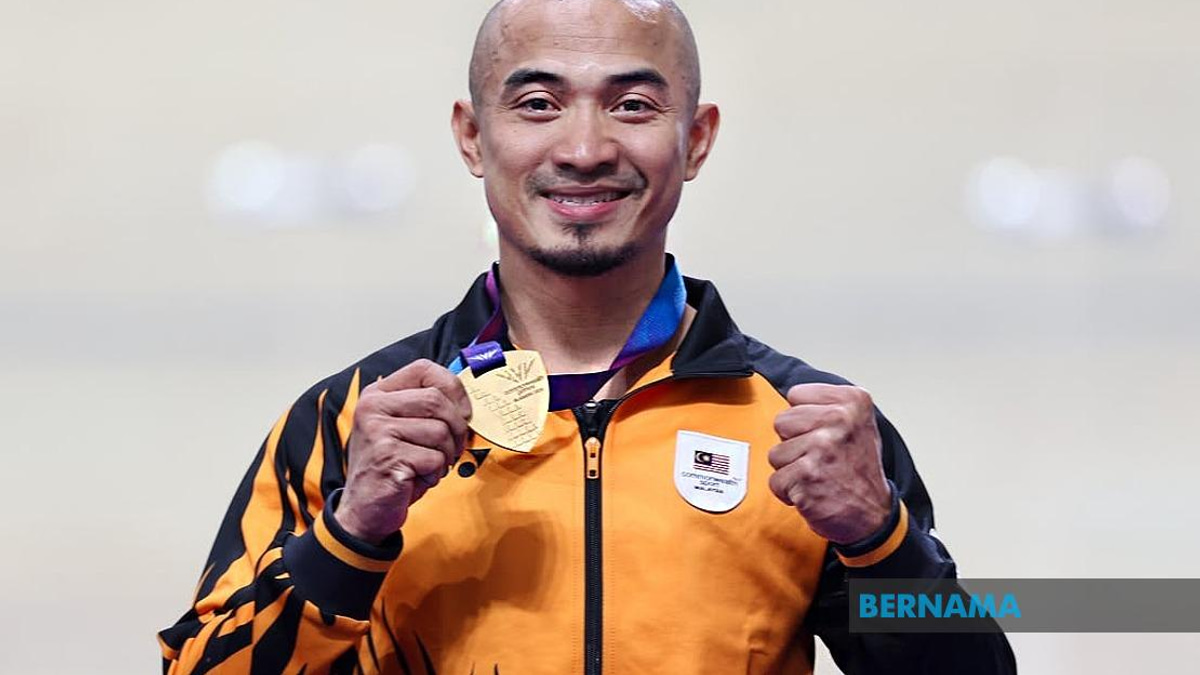 Anwar Hails Azizulhasni's Historic Commonwealth Games Keirin Victory in Glasgow