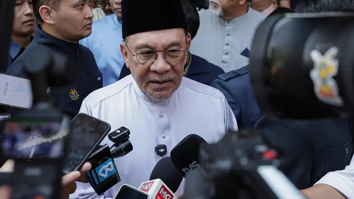Anwar Vows Continued Effort After Topping Merdeka Center Approval Poll