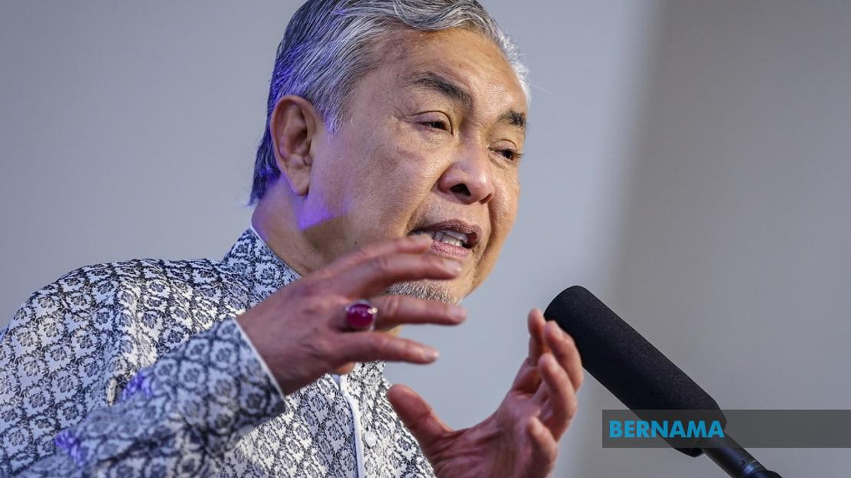 Ahmad Zahid Urges Parties to Focus on Policies, Not Past Grievances in Johor Campaign