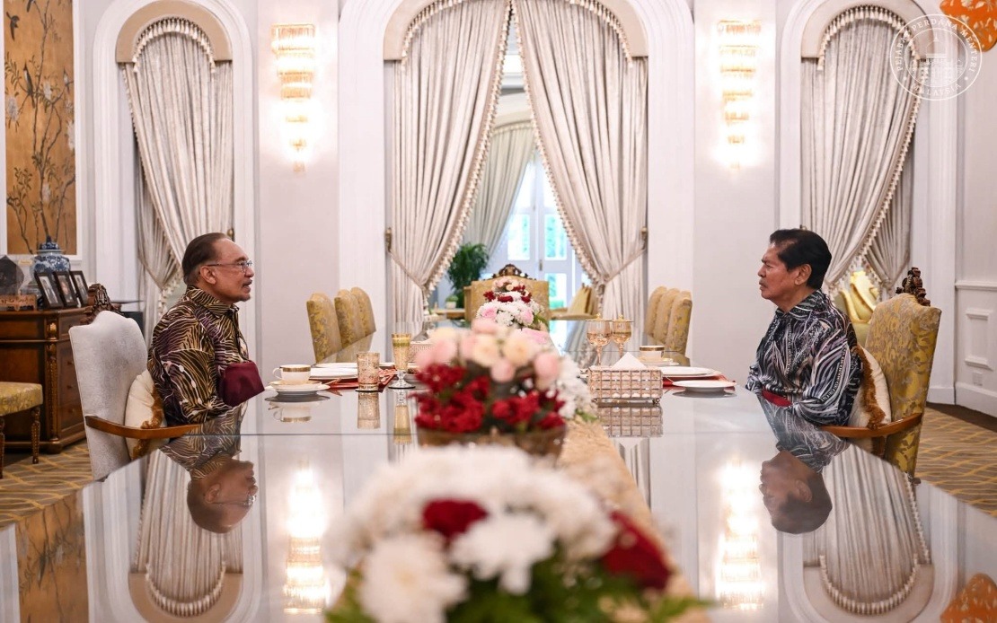 Anwar Concludes Penang Visit With Ceremonial Tea at Governor's Residence