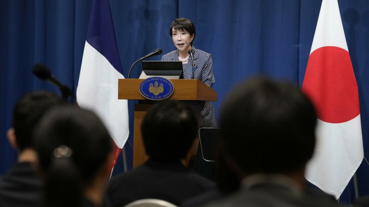 Japan's Takaichi Cabinet Support Falls to Lowest Level Amid Economic Concerns
