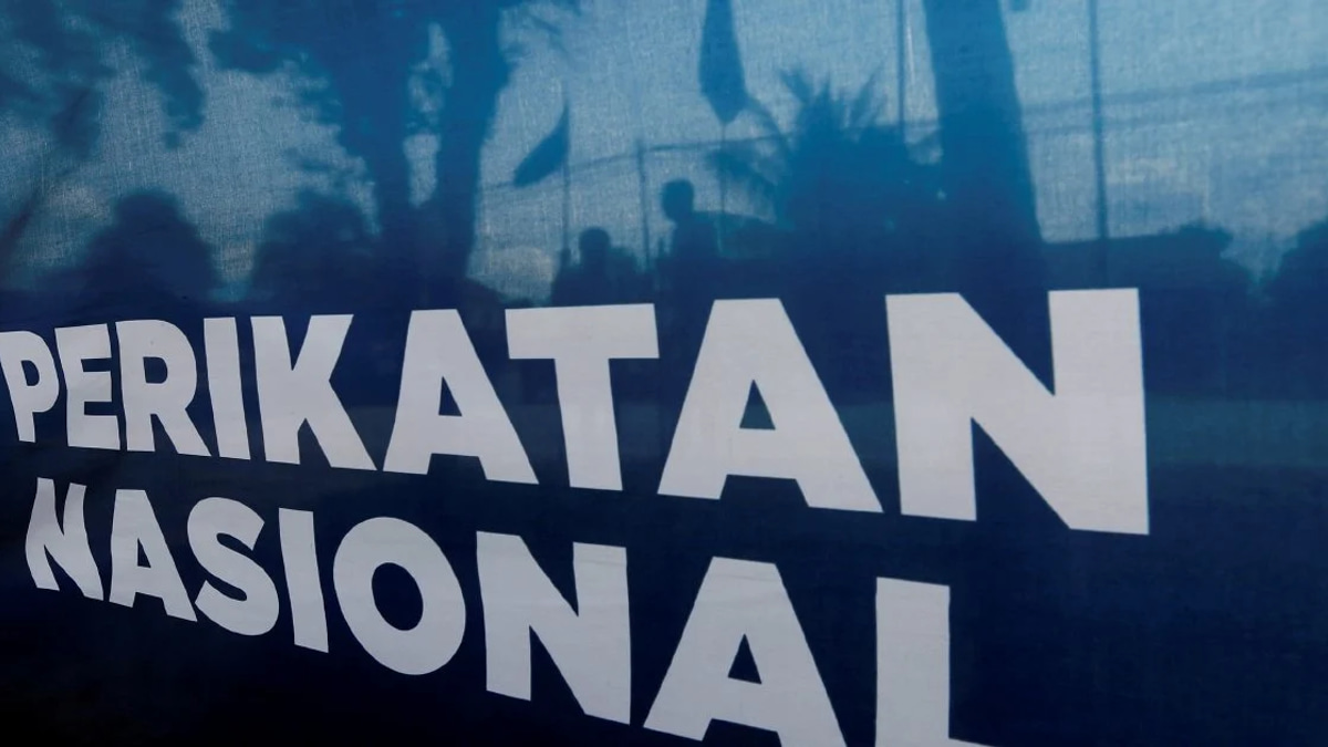 Azmin and Radzi Removed from PN Leadership Posts in Coalition Reshuffle