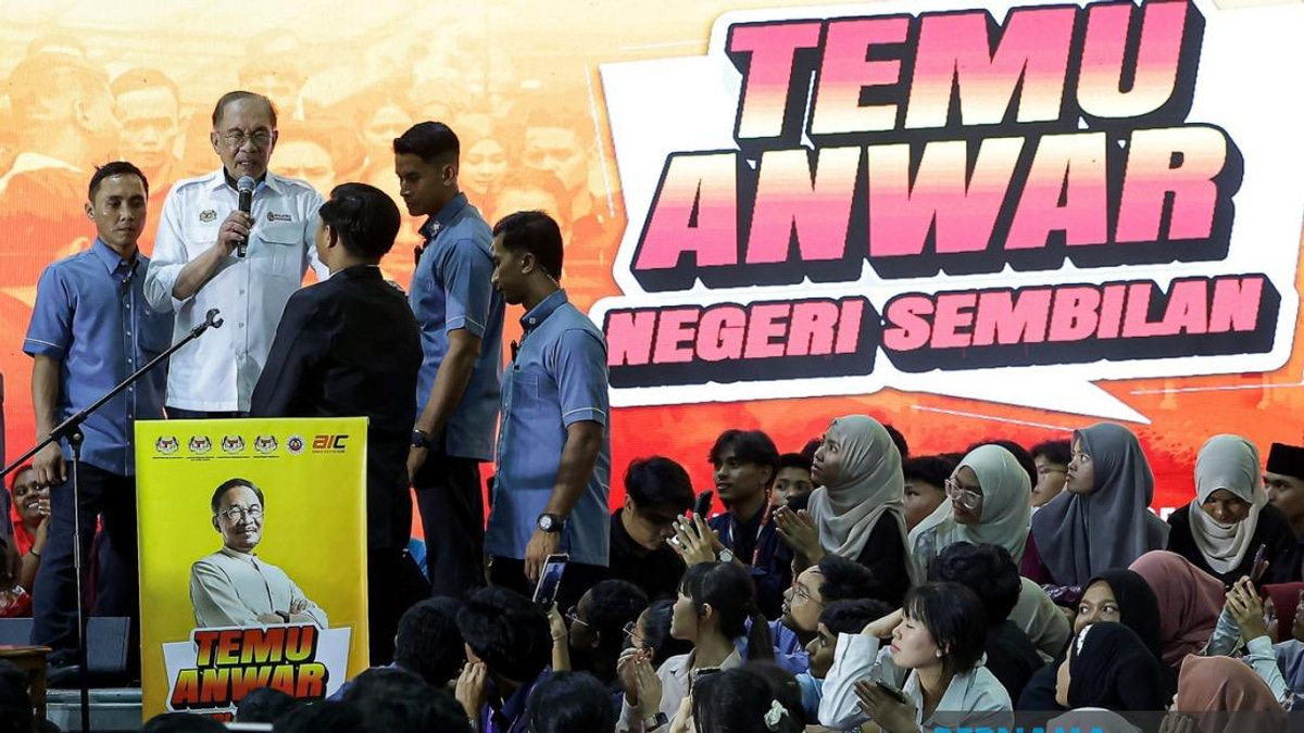PM Anwar Commits to Inclusive Growth Strategy for October F1 Bahrain Grand Prix at Sepang