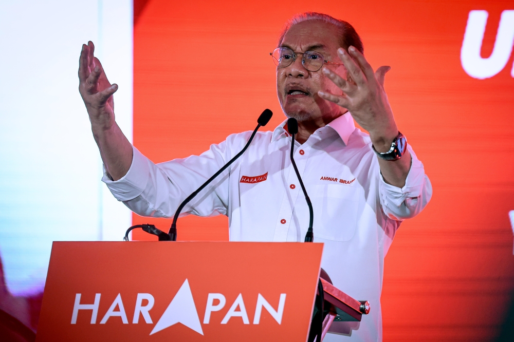 Anwar launches Negeri Sembilan campaign push to sustain Pakatan's electoral drive