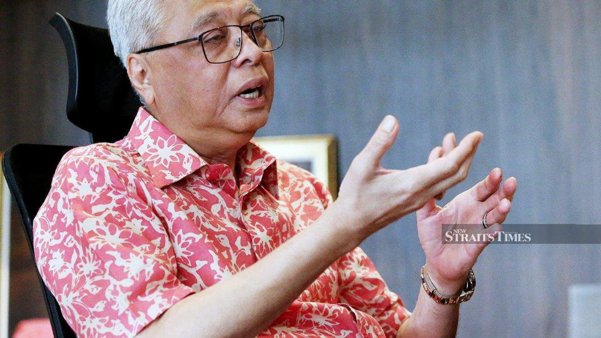 Former PM Ismail Sabri hospitalised at National Heart Institute before court hearing