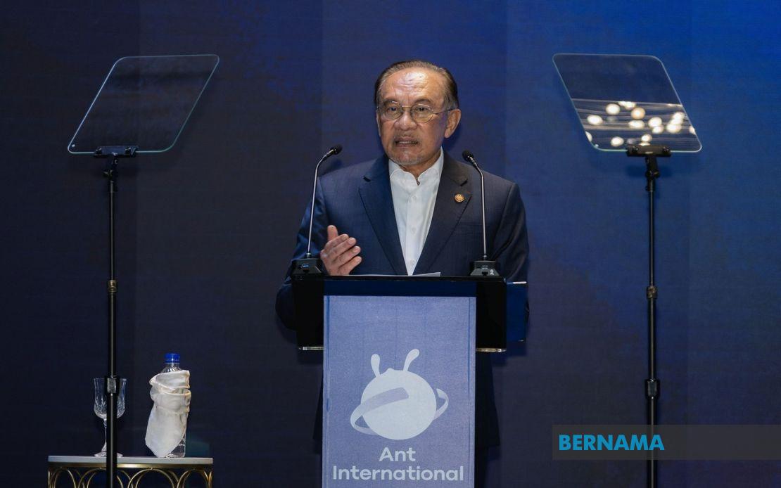 Malaysia Must Accelerate AI Workforce Readiness, Anwar Emphasises