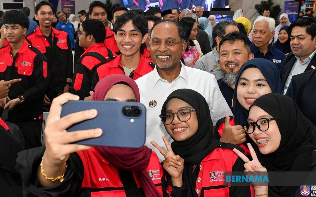 LRT3 Shah Alam Opens Door for UiTM Students as Zambry Backs Semiconductor Push