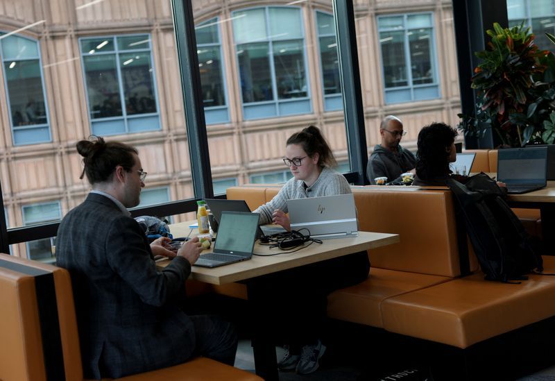 UK Economy Increasingly Powered by AI Boom as Tech Sector Drives Growth