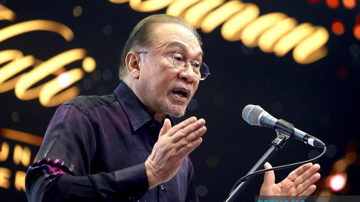 Anwar Urges Malaysians to Embrace Unity and Reject Divisive Racial Rhetoric